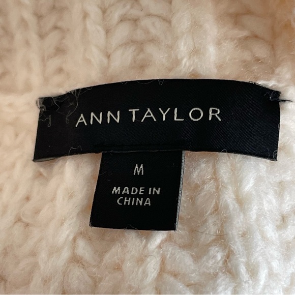 Ann Taylor Marled Turtleneck Sweater Women’s Size M Wool Blend Cozy Chunky - Picture 9 of 10